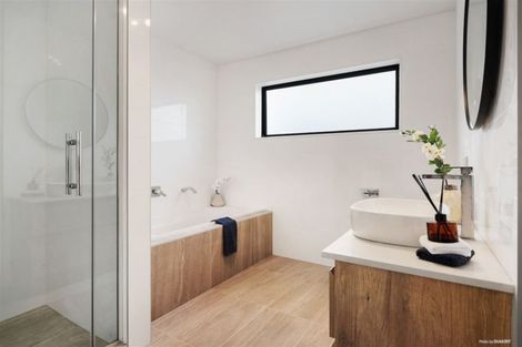 Photo of property in 71 Drumbuoy Drive, Flat Bush, Auckland, 2019