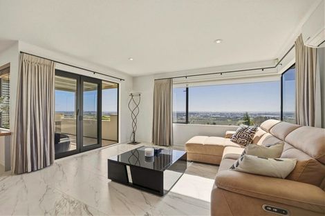 Photo of property in 31 Highcrest Heights, Westmorland, Christchurch, 8025