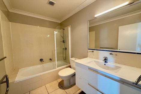 Photo of property in 9b Clearwater Cove, West Harbour, Auckland, 0618