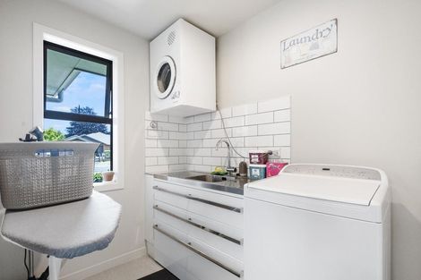 Photo of property in 16 Lilac Close, Cambridge, 3434