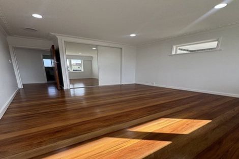 Photo of property in 211 Sturges Road, Henderson, Auckland, 0612