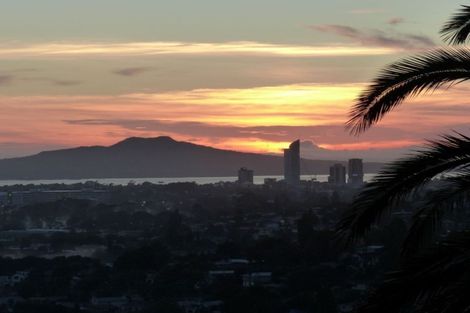 Photo of property in 35 High Road, Glenfield, Auckland, 0629