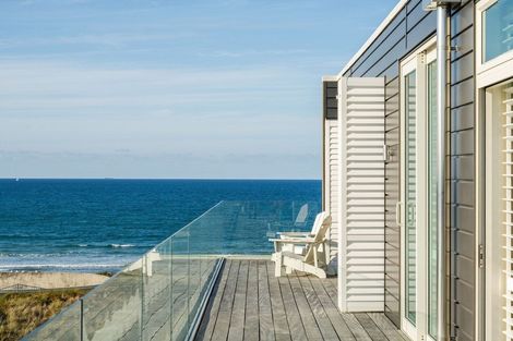 Photo of property in 154 Marine Parade, Mount Maunganui, 3116