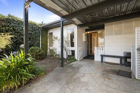 Photo of property in 14 Westmere Place, Takaro, Palmerston North, 4412
