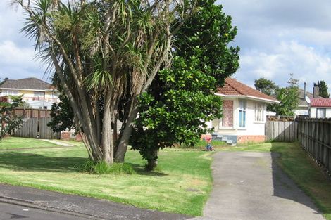 Photo of property in 7 Shamrock Lane, Te Atatu Peninsula, Auckland, 0610