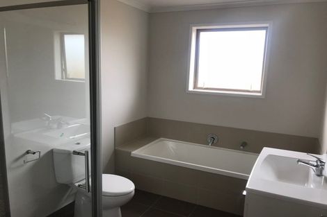 Photo of property in 19 Perla Road, Pukekohe, 2120