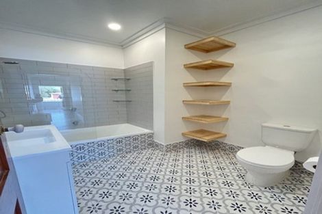 Photo of property in 1/2 Onslow Road, Papakura, 2110