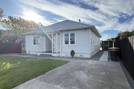 Photo of property in 42 Pitcairn Crescent, Bryndwr, Christchurch, 8053