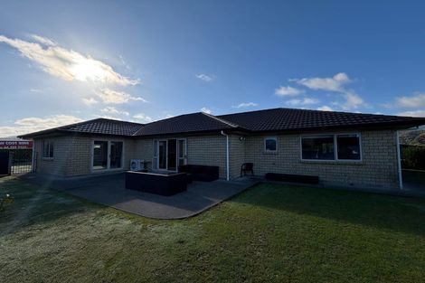 Photo of property in 40 Sunstone Crescent, Brown Owl, Upper Hutt, 5018