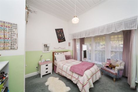 Photo of property in 1 Hunter Street, Hawera, 4610