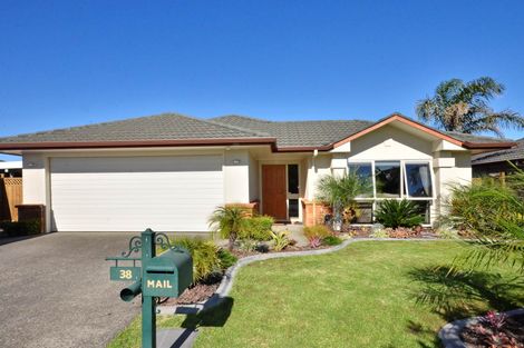 Photo of property in 38 Belfry Place, Wattle Downs, Auckland, 2103