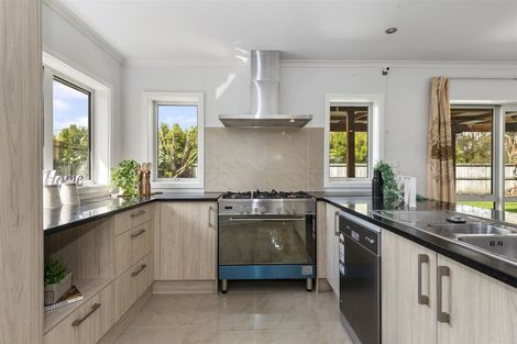 Photo of property in 210 Saint James Drive, Huntington, Hamilton, 3210