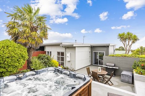 Photo of property in 12 Millennium Hill, Paraparaumu, 5032