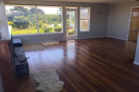 Photo of property in 200 Nevay Road, Karaka Bays, Wellington, 6022
