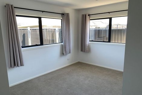 Photo of property in 5 Filmer Crescent, Wallaceville, Upper Hutt, 5018