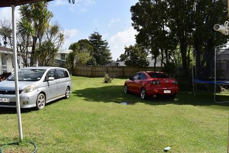 Photo of property in 84 Roberts Road, Te Atatu South, Auckland, 0610