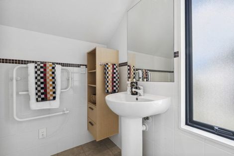 Photo of property in 9/64 Schnapper Rock Road, Schnapper Rock, Auckland, 0632
