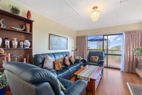 Photo of property in 38 Hand Road, Helensville, 0800