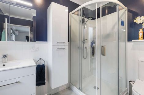 Photo of property in 5 Rosebank Avenue, Kelvin Grove, Palmerston North, 4414