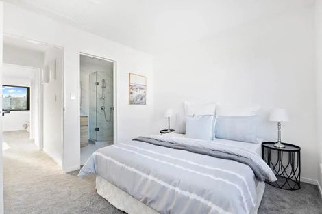 Photo of property in 101 Botany Road, Botany Downs, Auckland, 2010