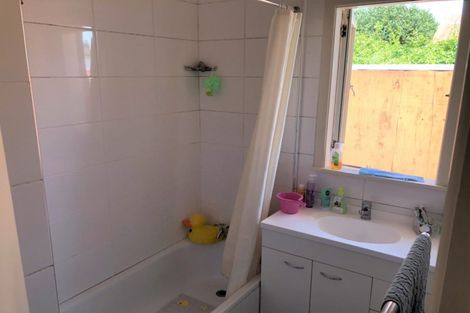Photo of property in 160 Old Farm Road, Hamilton East, Hamilton, 3216