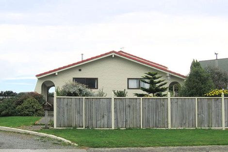 Photo of property in 15 Hadfield Place, Paraparaumu Beach, Paraparaumu, 5032