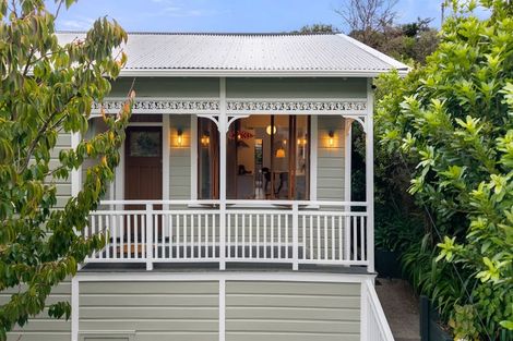 Photo of property in 71 Severn Street, Island Bay, Wellington, 6023