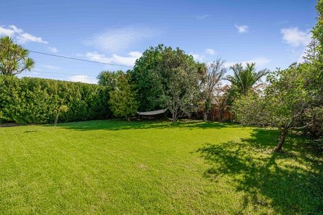 Photo of property in 36 Totara Road, Te Atatu Peninsula, Auckland, 0610