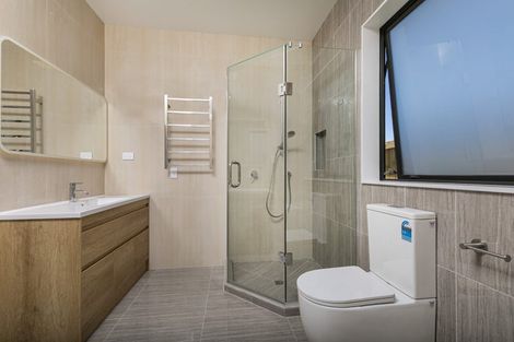 Photo of property in 45 Mcindoe Road, Kumeu, 0810