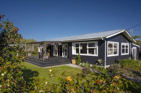 Photo of property in 3 East Street, Greytown, 5712