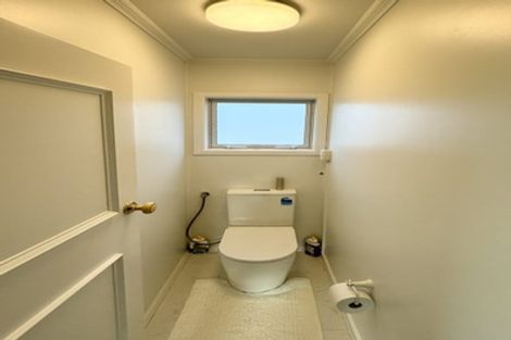 Photo of property in 25 Aberdeen Road, Castor Bay, Auckland, 0620