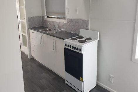 Photo of property in 33 Strid Road, Te Atatu South, Auckland, 0610