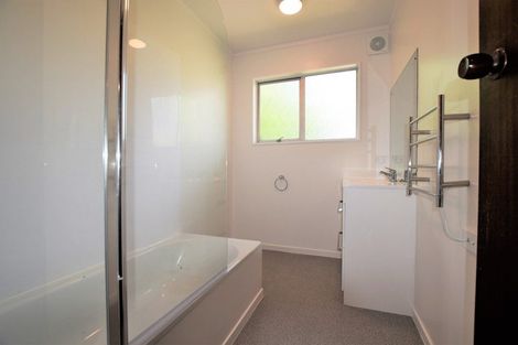 Photo of property in 62 Royal Road, Massey, Auckland, 0614