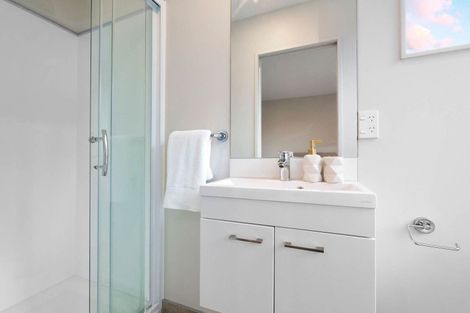 Photo of property in 60d Seymour Road, Sunnyvale, Auckland, 0612