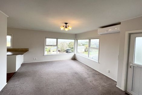 Photo of property in 1/5 Finn Place, Totara Vale, Auckland, 0629