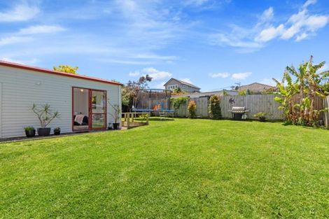Photo of property in 8 Creamer Avenue, Belmont, Auckland, 0622