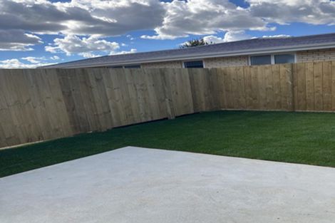 Photo of property in 49u2 Holland Road, Fairfield, Hamilton, 3214