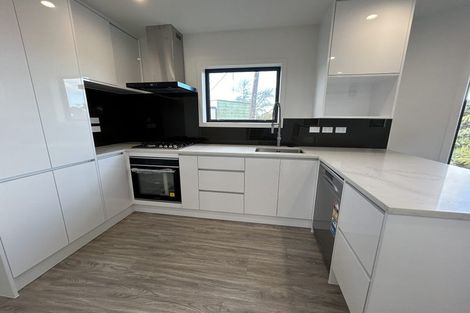 Photo of property in 320 Triangle Road, Massey, Auckland, 0614