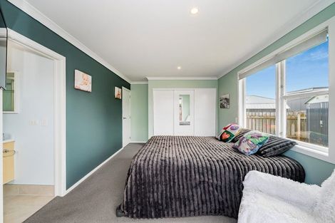 Photo of property in 17 Winton Street, Paraparaumu Beach, Paraparaumu, 5032