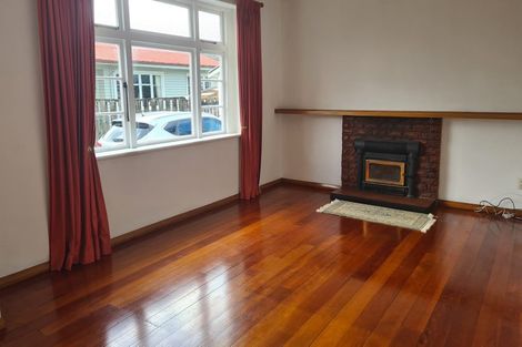 Photo of property in 6 Lansdowne Crescent, Lansdowne, Masterton, 5810