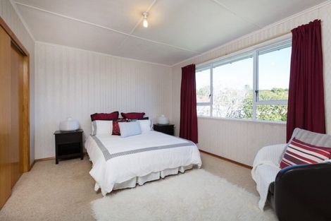 Photo of property in 65 Awanui Street, Merrilands, New Plymouth, 4312