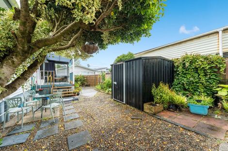 Photo of property in 37 Pomaria Road, Henderson, Auckland, 0610
