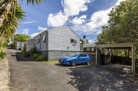 Photo of property in 2/39 Fairmount Road, Titirangi, Auckland, 0604
