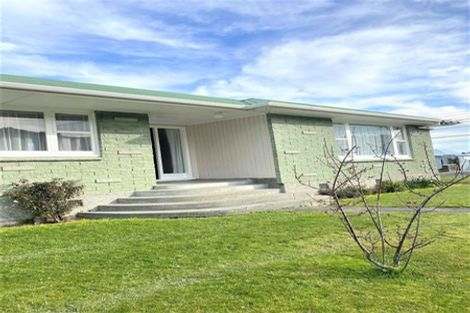 Photo of property in 11 Glen Alice Grove, Naenae, Lower Hutt, 5011