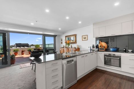 Photo of property in 12/72e Devonport Road, Tauranga, 3110