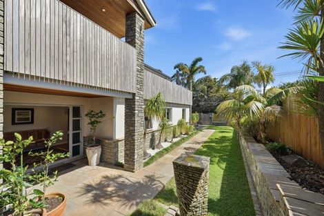 Photo of property in 31 Beechwood Road, Rothesay Bay, Auckland, 0630