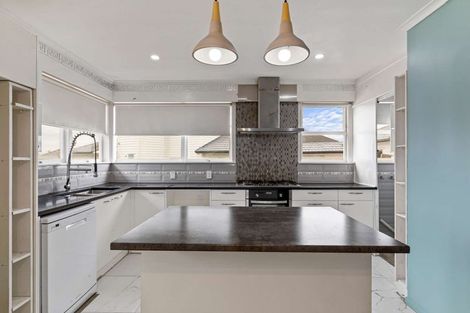 Photo of property in 57 Golf Road, New Lynn, Auckland, 0600