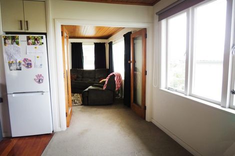 Photo of property in 20 Bridge Avenue, Te Atatu South, Auckland, 0610