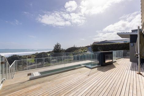 Photo of property in Fitzroy Beach Holiday Park, 1a Beach Street, Fitzroy, New Plymouth, 4312