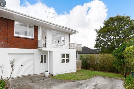 Photo of property in 3/47 East Coast Road, Milford, Auckland, 0620